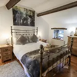 The Stables Settle